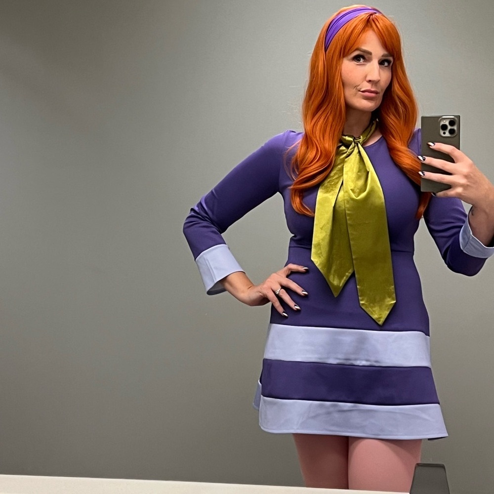 Daphne Scooby Doo Halloween Costume - everything included! Size medium